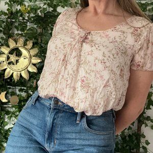 100% Silk Short Sleeve Floral Top Size L